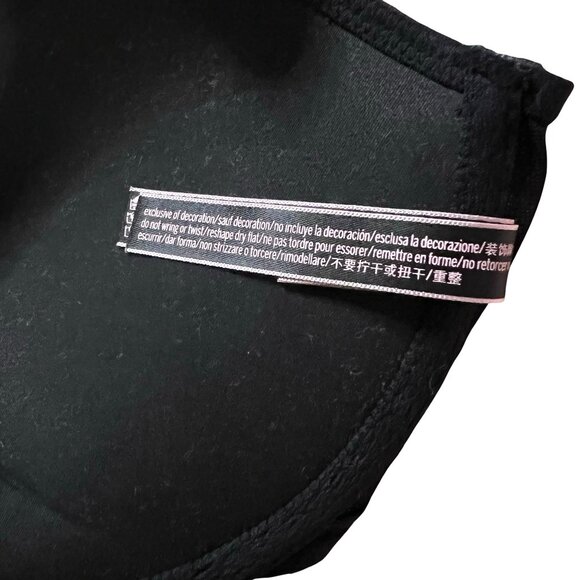 Victoria's Secret Very Sexy Push-Up Bra - Picture 3 of 7